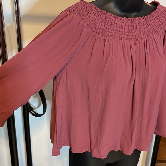 Aritzia Talula blouse - Picture 3 of 3